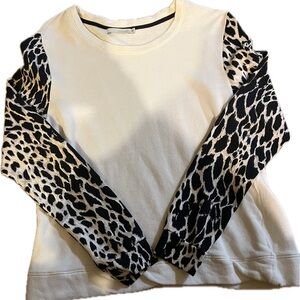 Townsen Leopard sleeves sweatshirt, round neck, good condition size M